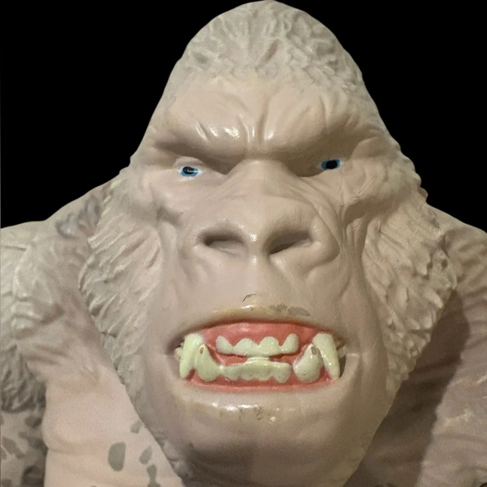 Rampage the Movie- George the Gorilla | 16” tall | Articulating | Gently Used - Picture 2 of 7
